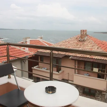 Family Emilia 3* Szozopol