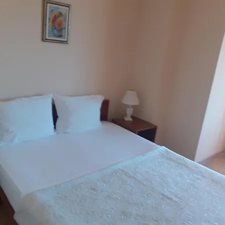 Family Emilia 3* Szozopol
